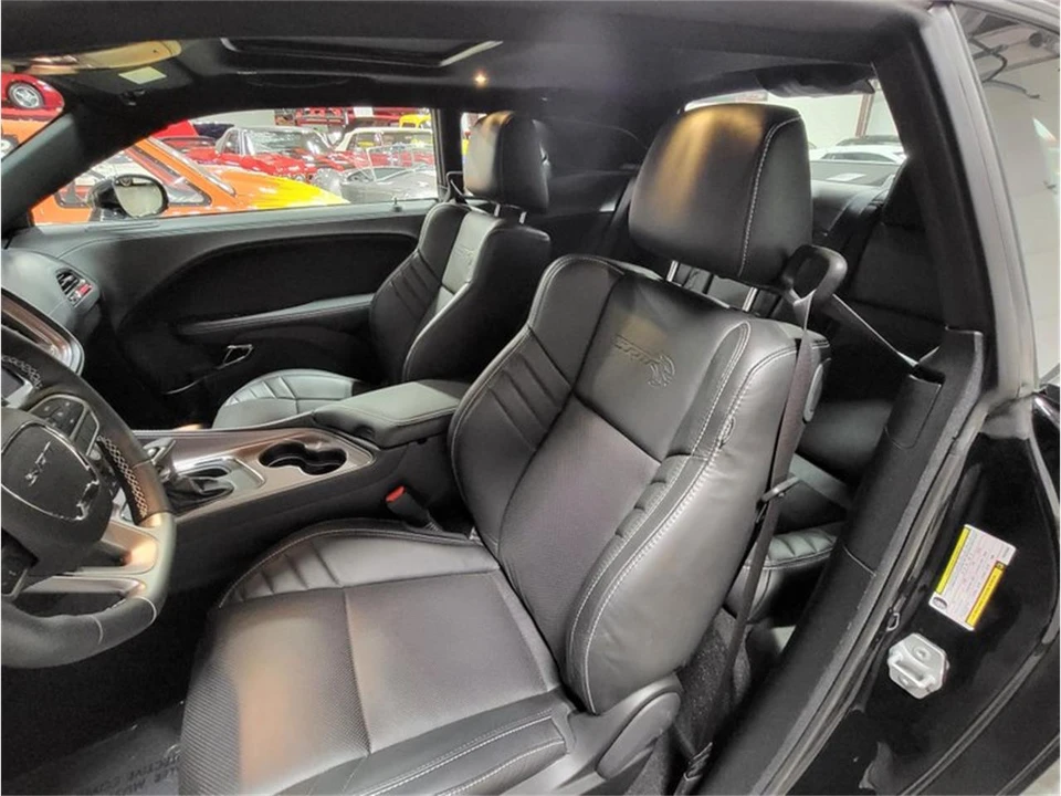 2023 Dodge Challenger 3rd Gen - Image 16 of 31