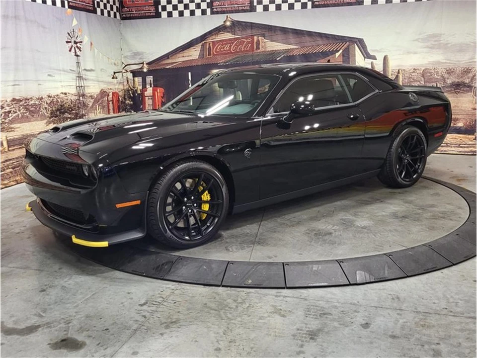 2023 Dodge Challenger 3rd Gen - Image 2 of 31