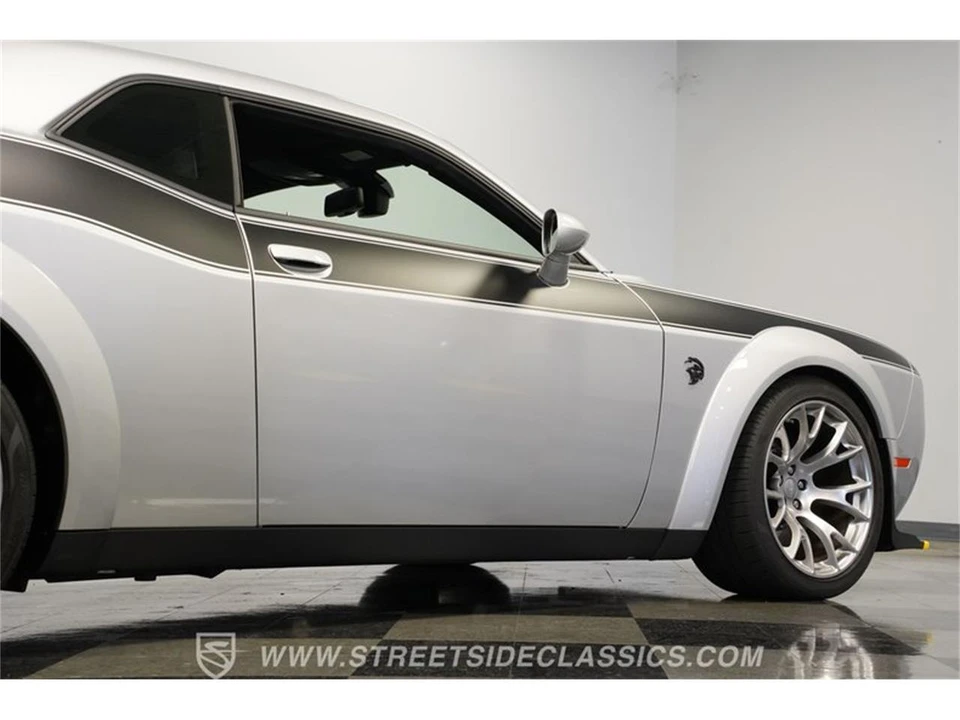 2023 Dodge Challenger 3rd Gen - Image 27 of 31