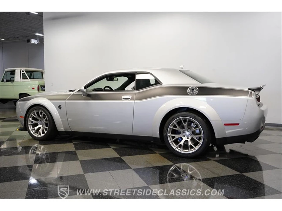 2023 Dodge Challenger 3rd Gen - Image 7 of 31