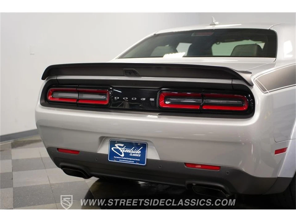 2023 Dodge Challenger 3rd Gen - Image 25 of 31