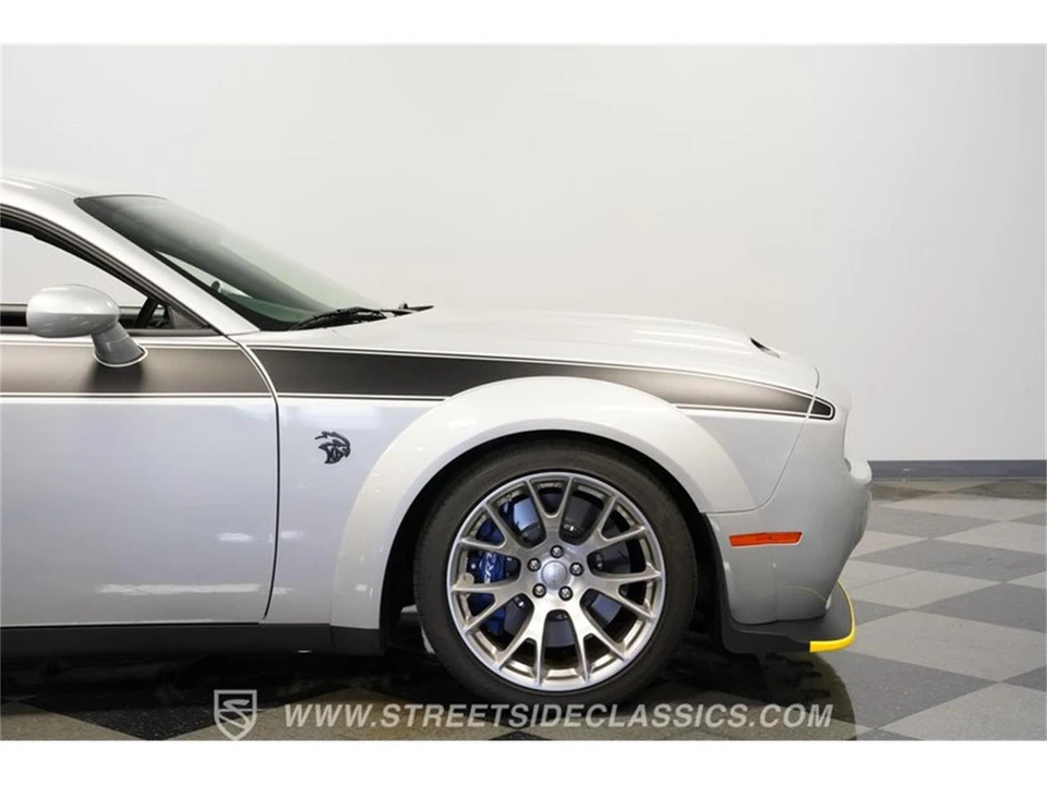 2023 Dodge Challenger 3rd Gen - Image 29 of 31