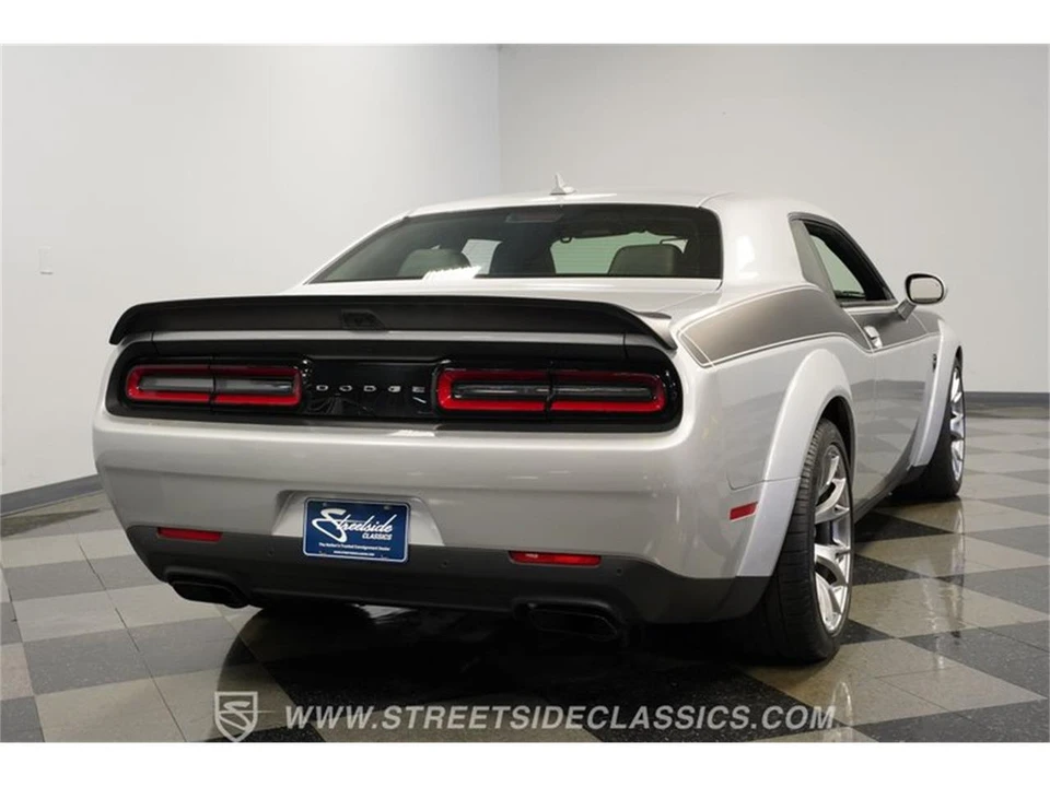 2023 Dodge Challenger 3rd Gen - Image 10 of 31