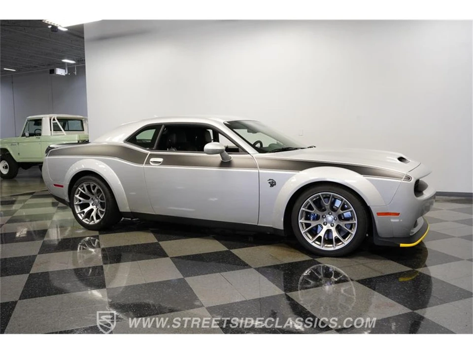 2023 Dodge Challenger 3rd Gen - Image 14 of 31