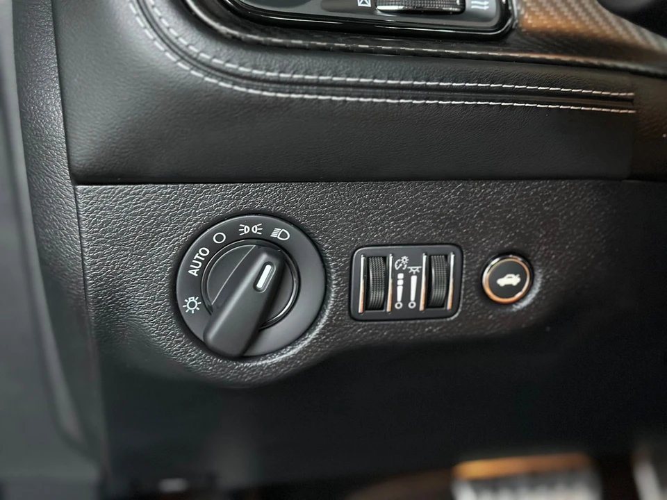 2023 Dodge Challenger 3rd Gen - Image 9 of 17