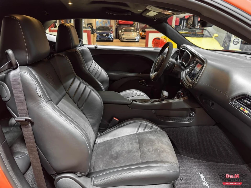 2023 Dodge Challenger 3rd Gen - Image 15 of 31