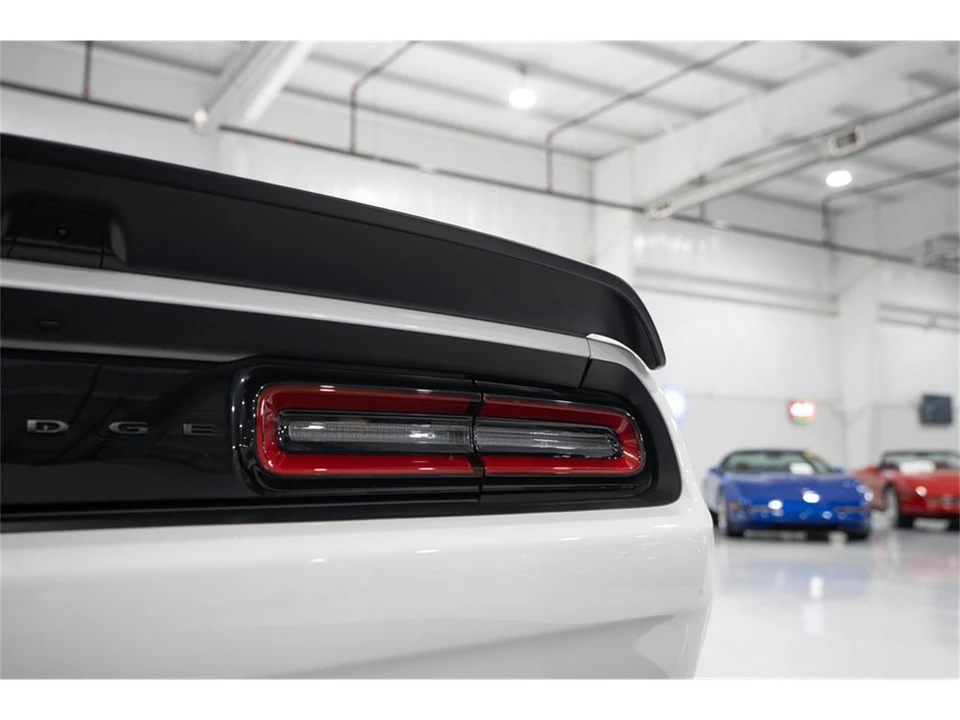 2023 Dodge Challenger 3rd Gen - Image 27 of 31