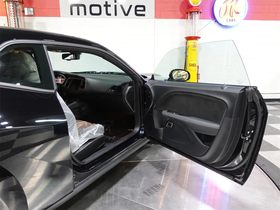 2023 Dodge Challenger 3rd Gen - Image 24 of 31