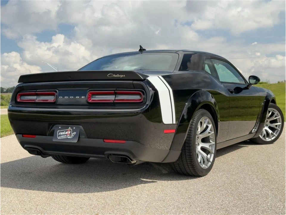2023 Dodge Challenger 3rd Gen - Image 27 of 31
