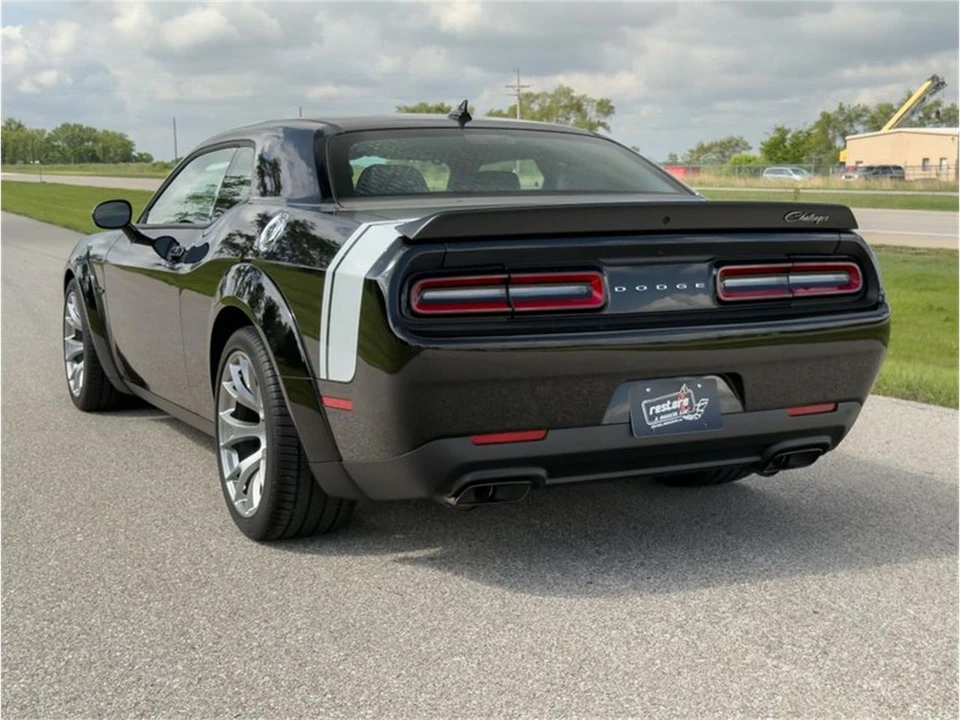 2023 Dodge Challenger 3rd Gen - Image 18 of 31