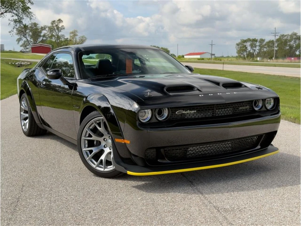 2023 Dodge Challenger 3rd Gen - Image 4 of 31