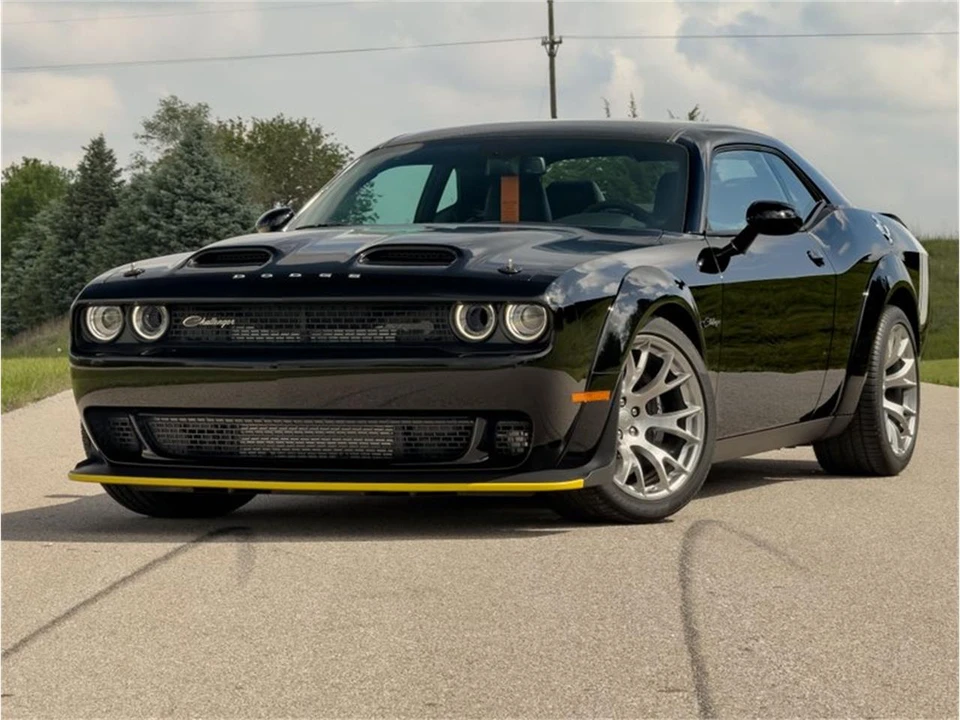 2023 Dodge Challenger 3rd Gen - Image 14 of 31