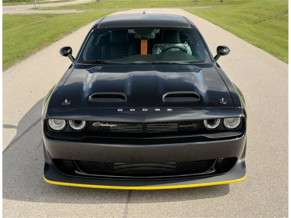 2023 Dodge Challenger 3rd Gen - Image 9 of 31