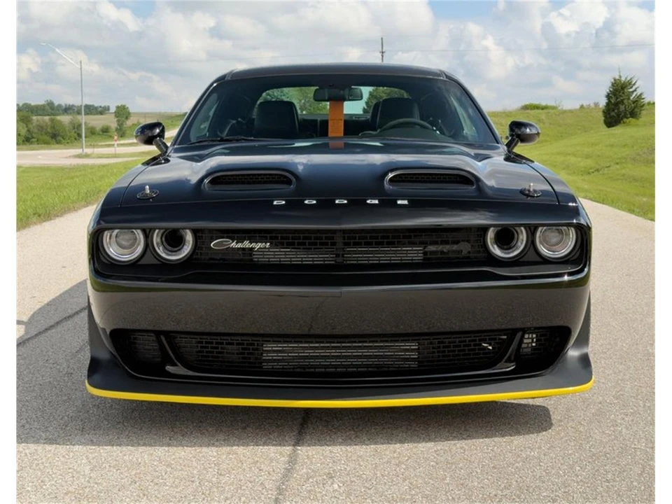 2023 Dodge Challenger 3rd Gen - Image 10 of 31