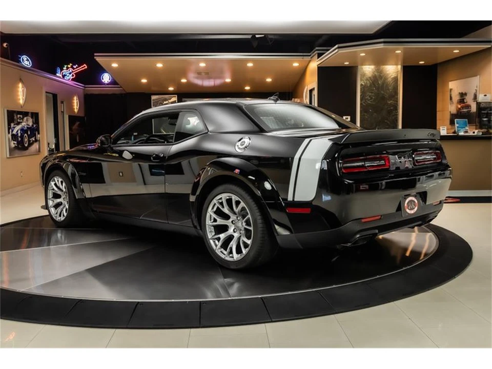 2023 Dodge Challenger 3rd Gen - Image 16 of 31