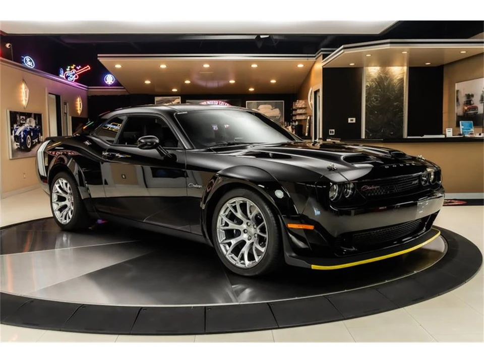 2023 Dodge Challenger 3rd Gen - Image 9 of 31