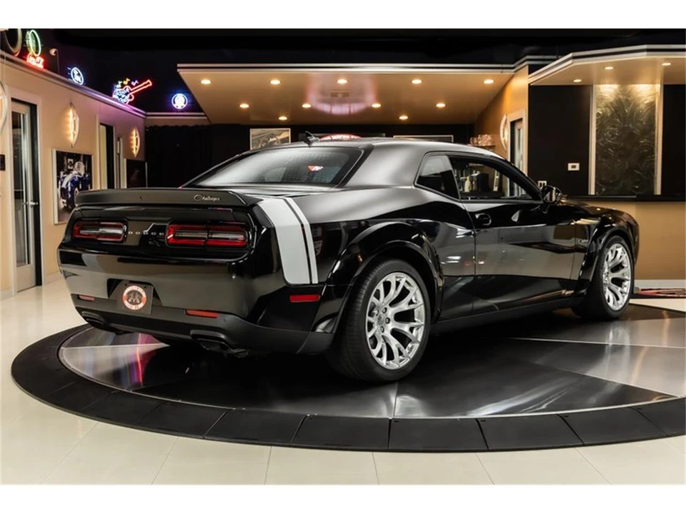 2023 Dodge Challenger 3rd Gen - Image 11 of 31