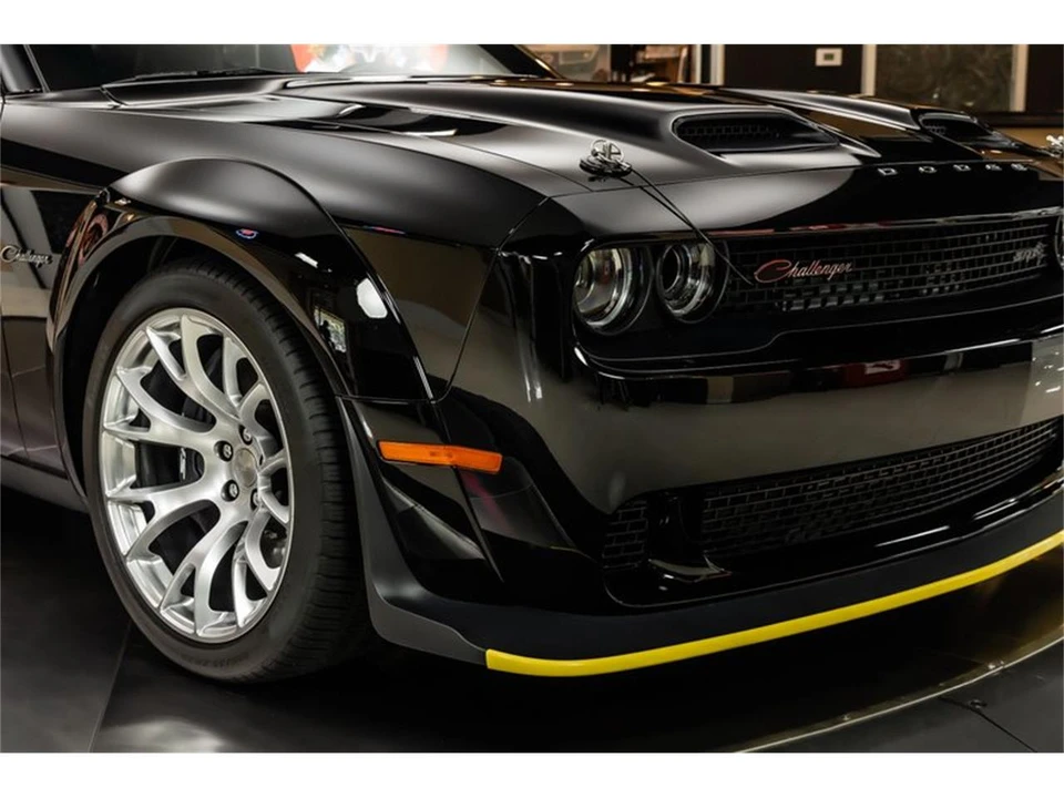 2023 Dodge Challenger 3rd Gen - Image 20 of 31