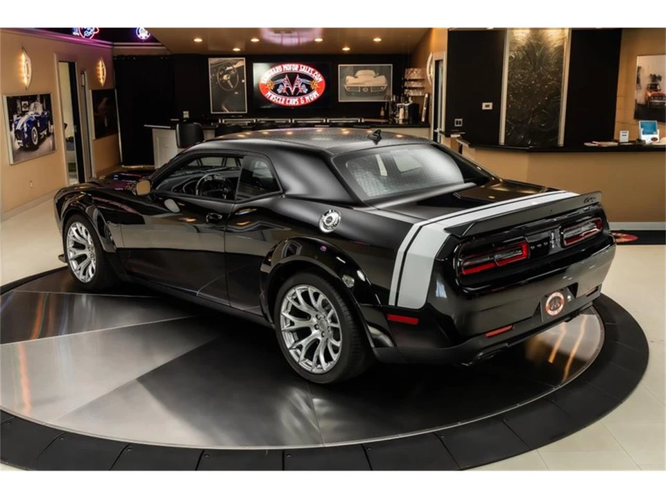 2023 Dodge Challenger 3rd Gen - Image 16 of 31