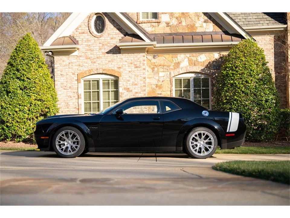 2023 Dodge Challenger 3rd Gen - Image 10 of 31