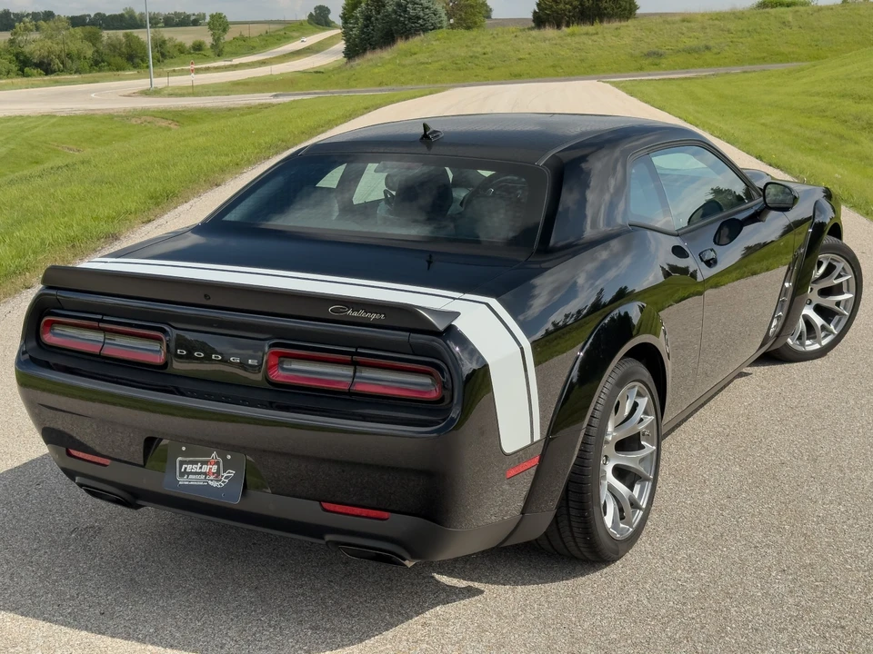 2023 Dodge Challenger SRT Hellcat 3rd Gen - Image 8 of 31