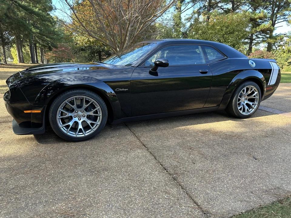 2023 Dodge Challenger SRT Hellcat 3rd Gen - Image 16 of 31