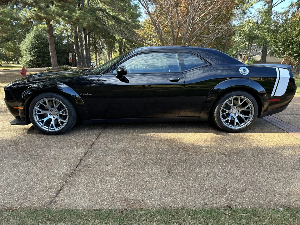 2023 Dodge Challenger SRT Hellcat 3rd Gen - Image 15 of 31