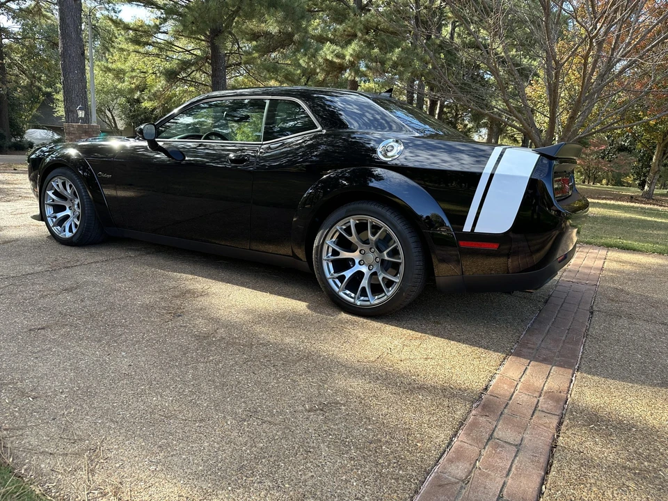 2023 Dodge Challenger SRT Hellcat 3rd Gen - Image 14 of 31