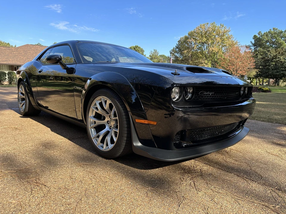 2023 Dodge Challenger SRT Hellcat 3rd Gen - Image 4 of 31