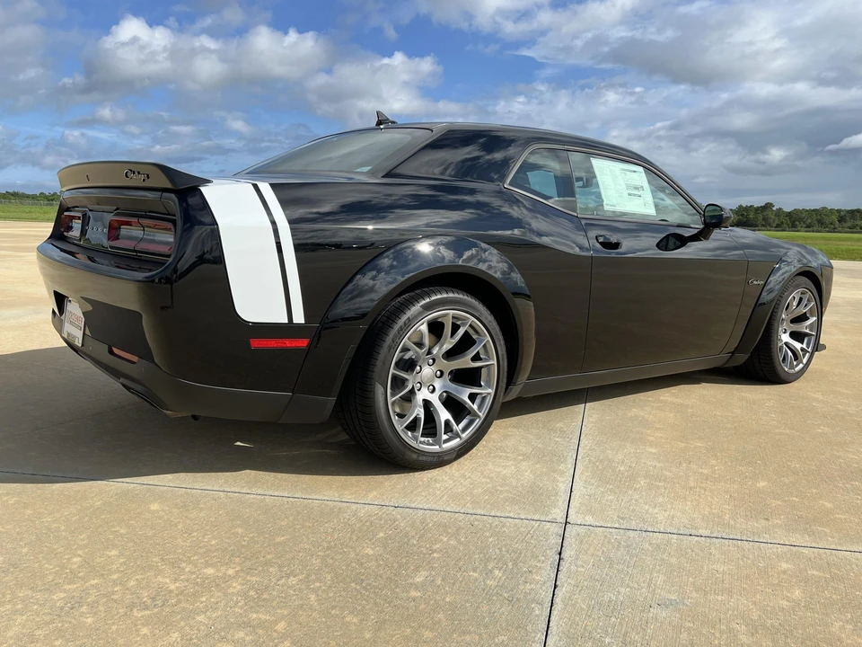 2023 Dodge Challenger SRT Hellcat 3rd Gen - Image 11 of 31