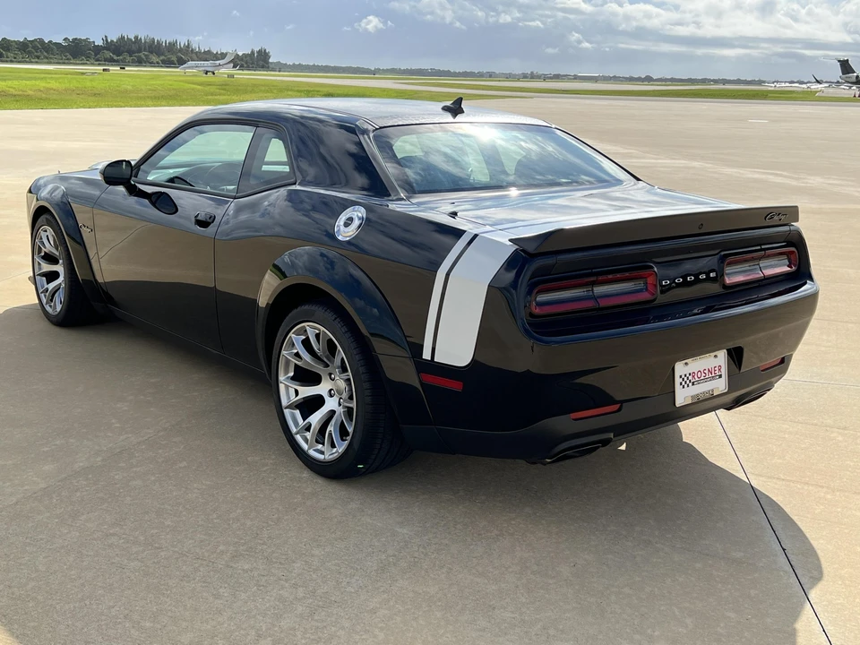2023 Dodge Challenger SRT Hellcat 3rd Gen - Image 14 of 31