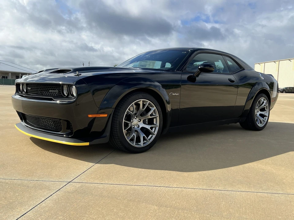 2023 Dodge Challenger SRT Hellcat 3rd Gen - Image 2 of 31