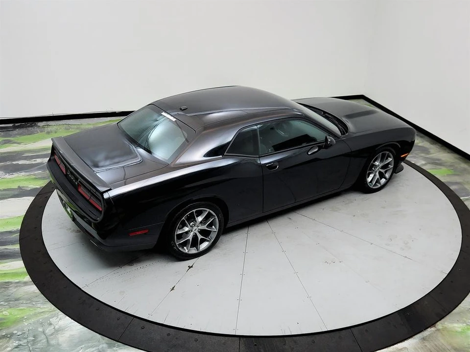 2023 Dodge Challenger 3rd Gen - Image 29 of 31