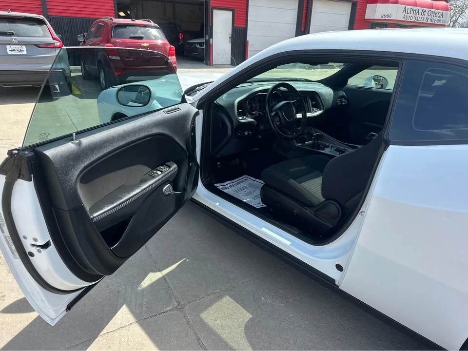 2023 Dodge Challenger 3rd Gen - Image 9 of 18