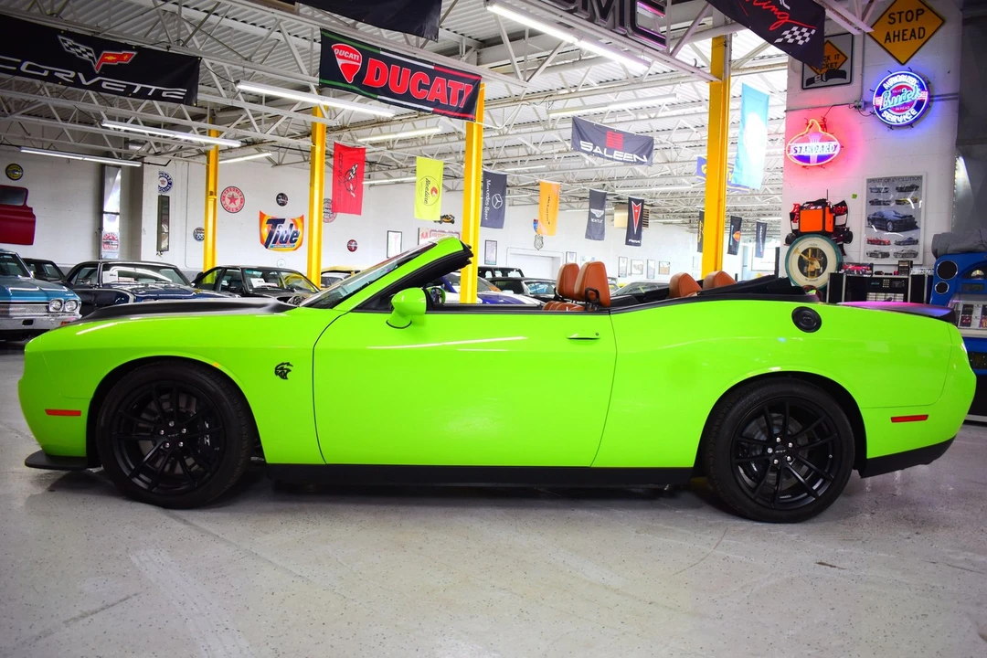 2023 Dodge Challenger SRT Hellcat 3rd Gen - Image 19 of 20