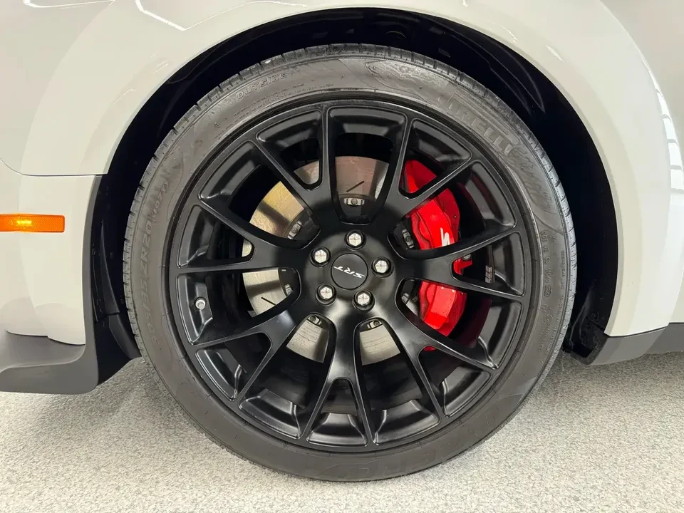2023 Dodge Challenger SRT Hellcat 3rd Gen - Image 9 of 20