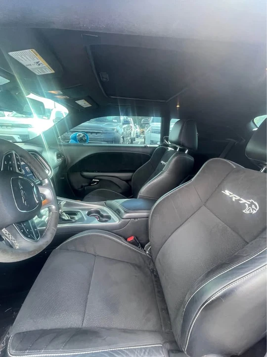 2023 Dodge Challenger SRT Hellcat 3rd Gen - Image 9 of 17