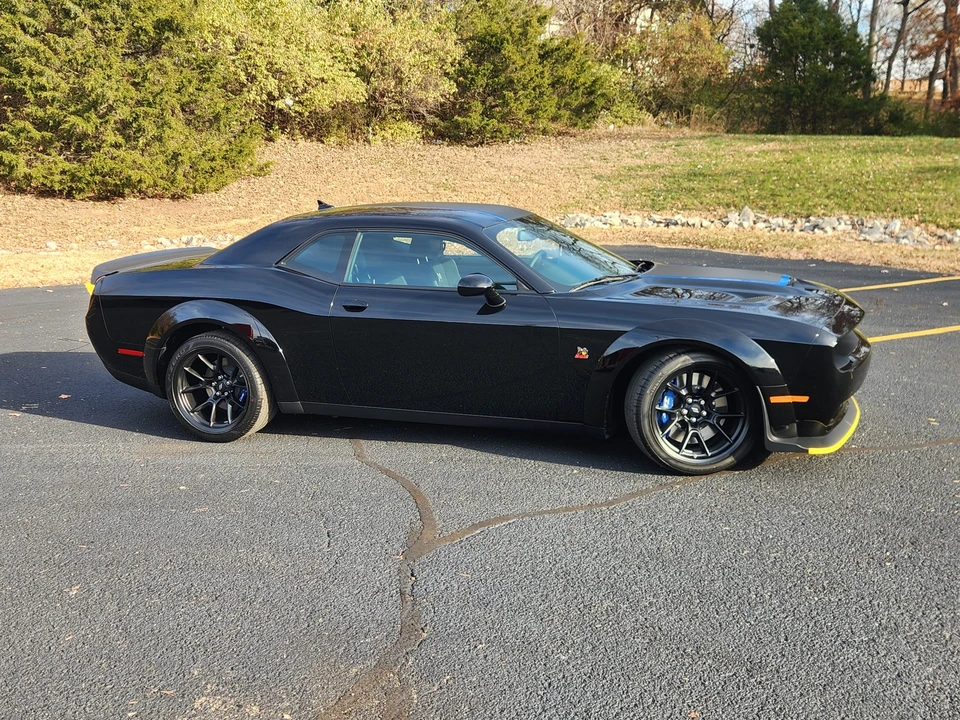 2023 Dodge Challenger 3rd Gen - Image 9 of 31