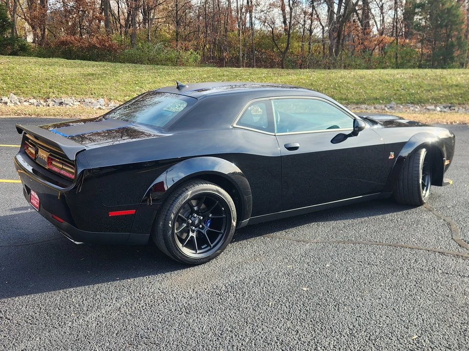 2023 Dodge Challenger 3rd Gen - Image 8 of 31