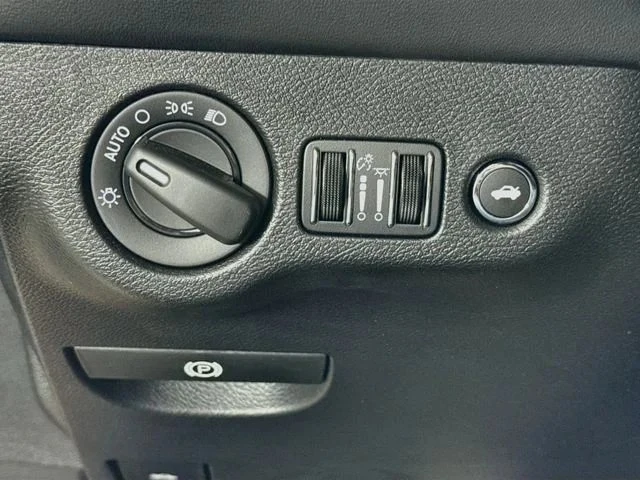 2023 Dodge Challenger 3rd Gen - Image 9 of 20