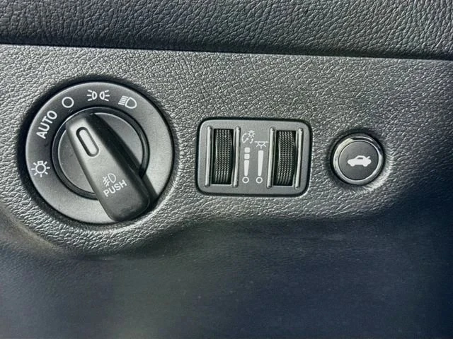 2023 Dodge Challenger 3rd Gen - Image 9 of 20