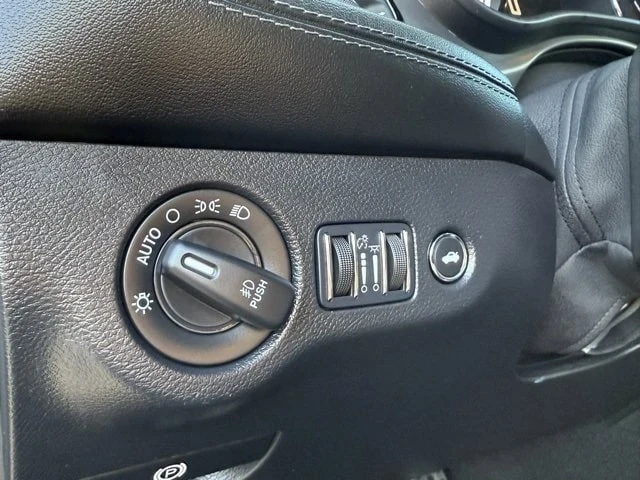 2023 Dodge Challenger 3rd Gen - Image 13 of 19