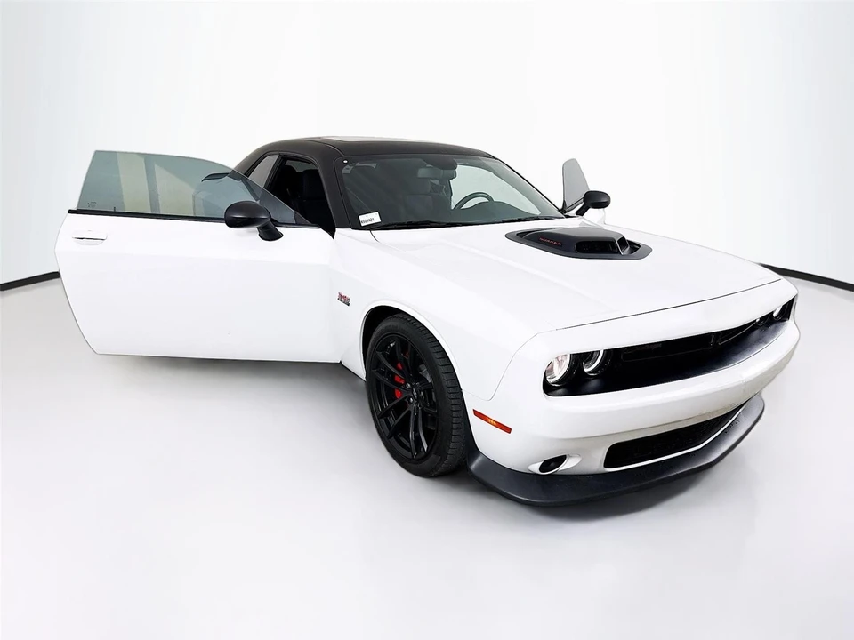 2023 Dodge Challenger 3rd Gen - Image 16 of 17