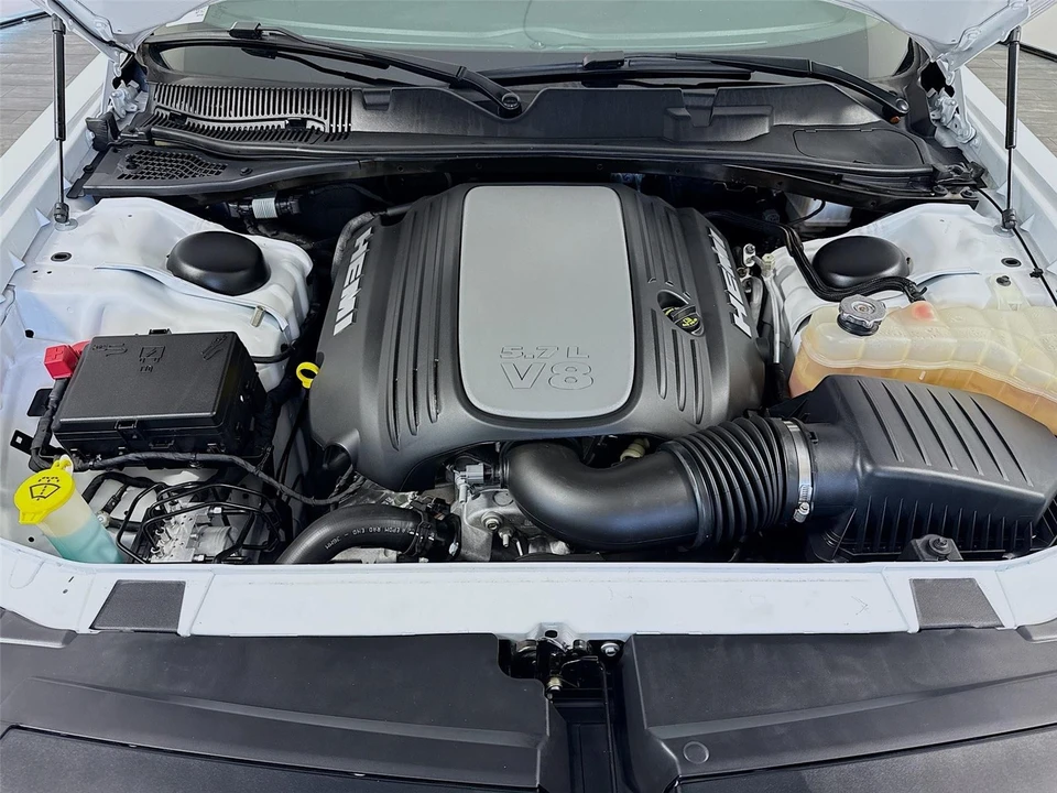 2023 Dodge Challenger 3rd Gen - Image 26 of 31