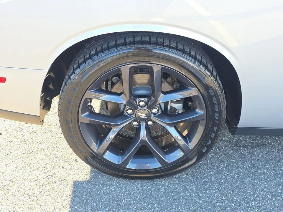 2023 Dodge Challenger 3rd Gen - Image 5 of 12