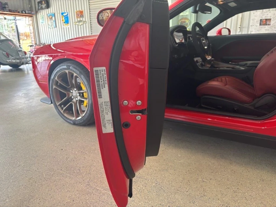 2023 Dodge Challenger SRT Hellcat 3rd Gen - Image 16 of 31