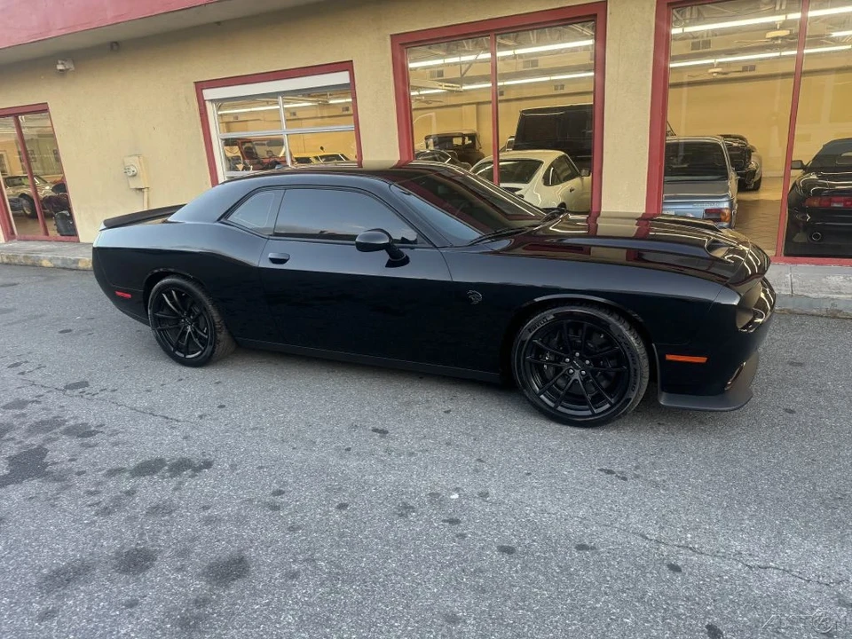 2023 Dodge Challenger SRT Hellcat 3rd Gen - Image 10 of 21