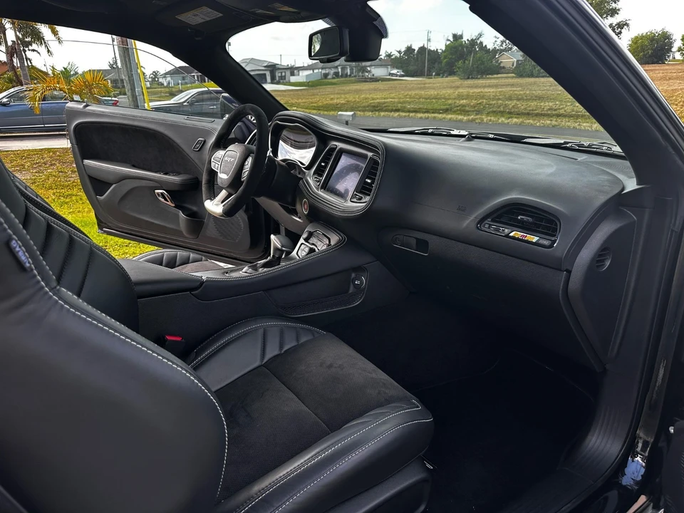 2023 Dodge Challenger SRT Hellcat 3rd Gen - Image 14 of 21