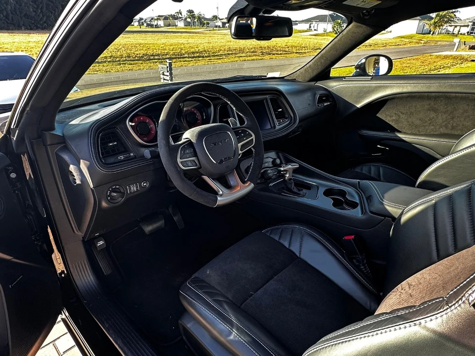 2023 Dodge Challenger SRT Hellcat 3rd Gen - Image 17 of 21