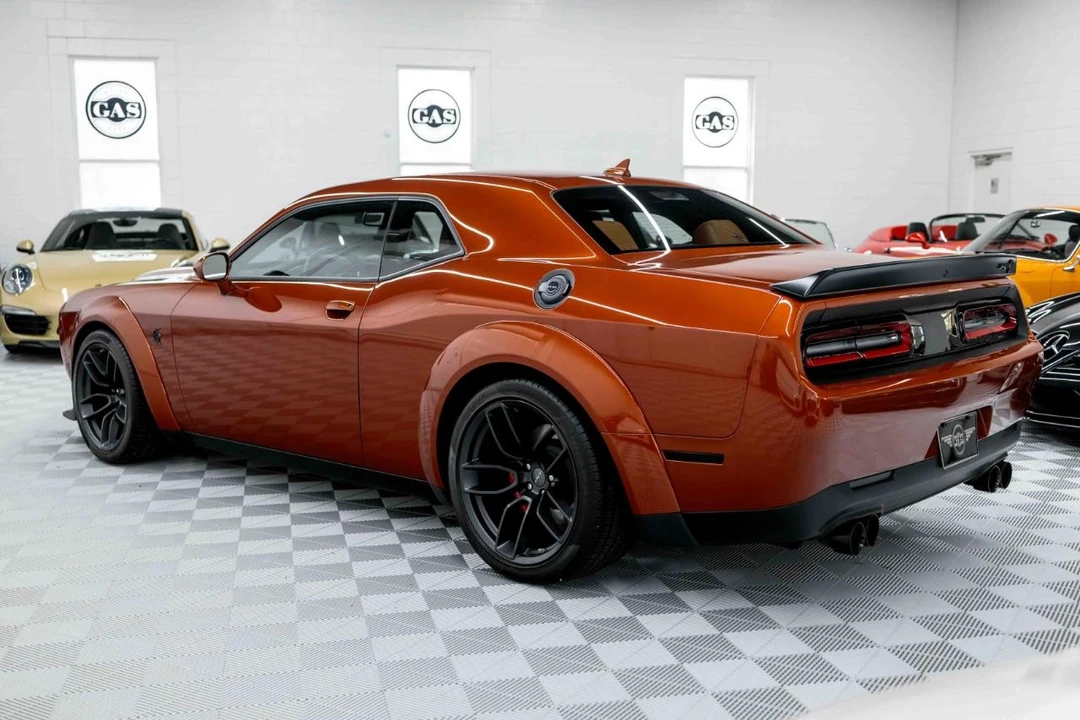 2023 Dodge Challenger SRT Hellcat 3rd Gen - Image 9 of 21